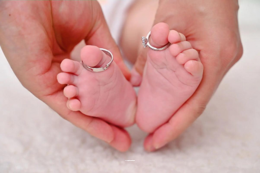 遵化市宝宝头发少缺什么