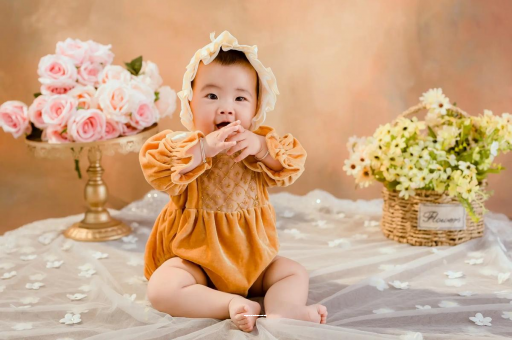 遵化市宝宝前额突出正常吗